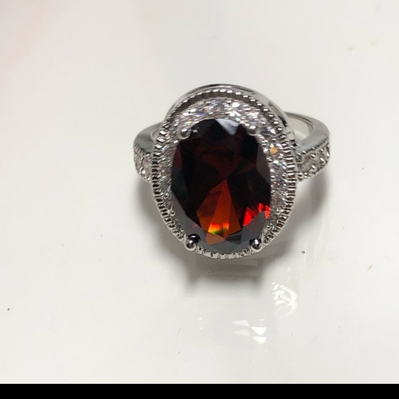 Flash Sale Stunning Sterling Silver Garnet Ring - Picture 4 of 8